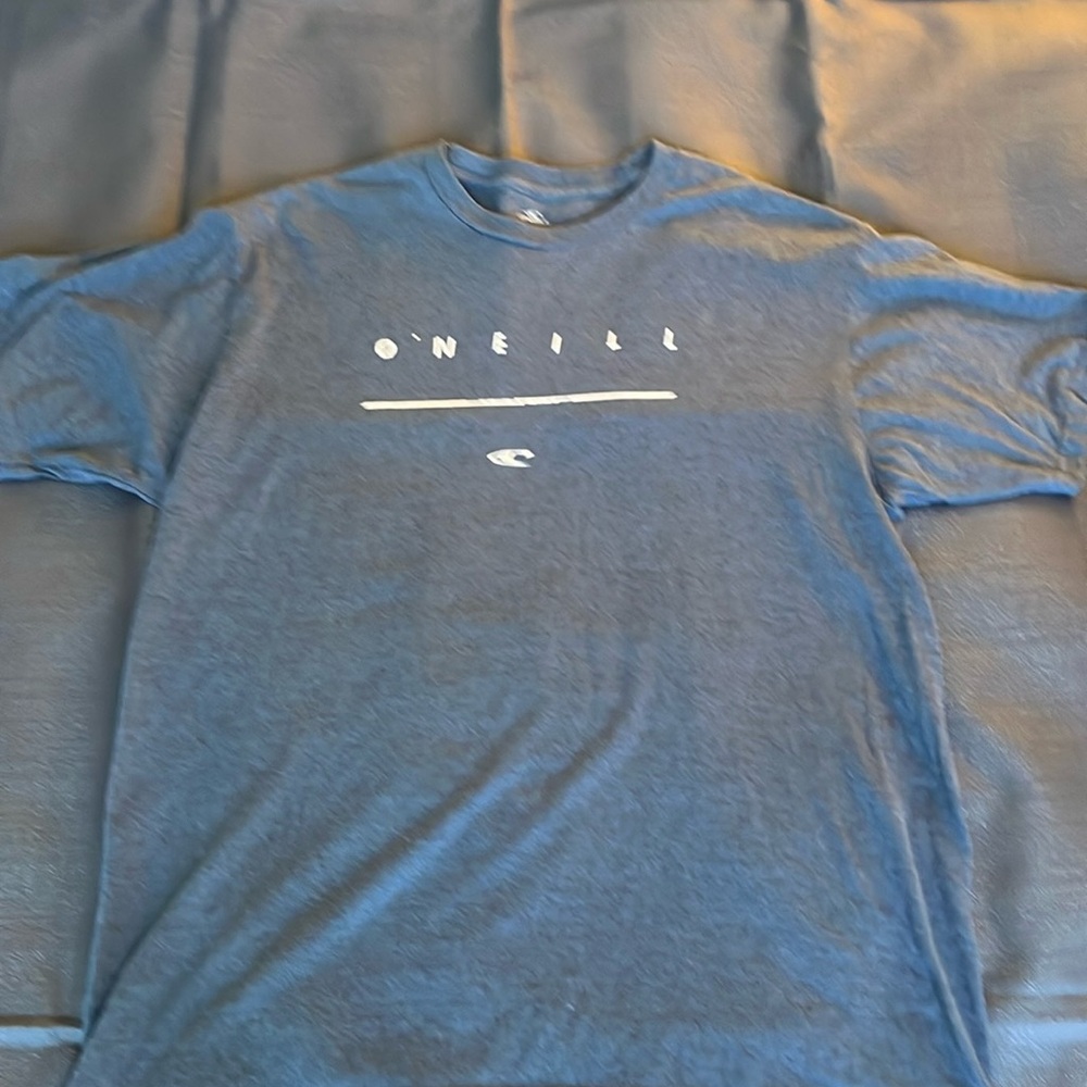 O’Neill men’s T-shirt size large. In great shape.